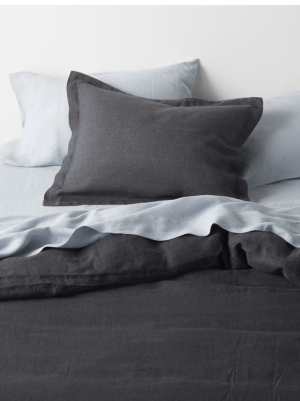 CRATE and BARREL KING Aire Natural Hemp Midnight Navy Duvet with 3 Euro Shams